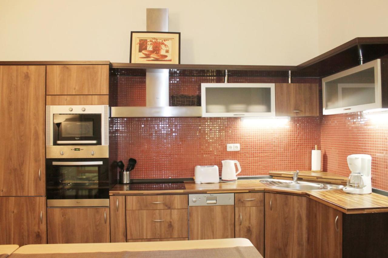 Modern Apartment Ve Smeckach 28 براغ المظهر الخارجي الصورة