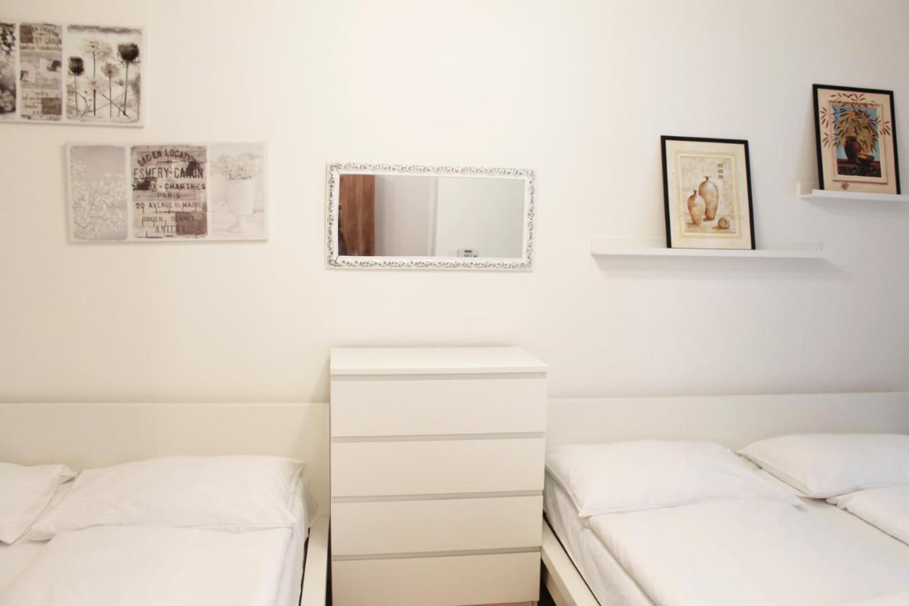 Modern Apartment Ve Smeckach 28 براغ المظهر الخارجي الصورة