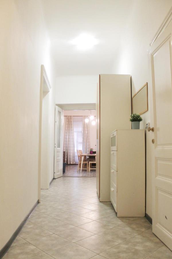 Modern Apartment Ve Smeckach 28 براغ المظهر الخارجي الصورة