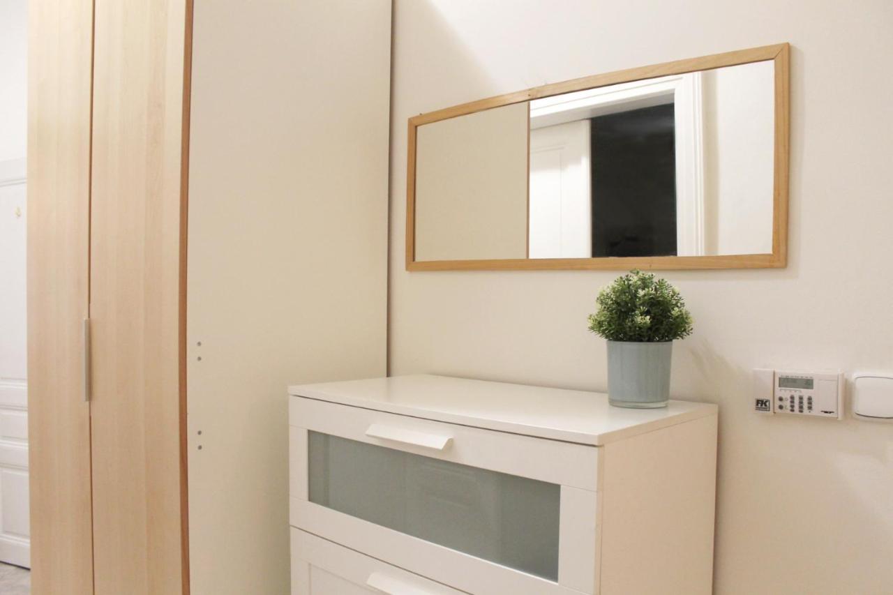 Modern Apartment Ve Smeckach 28 براغ المظهر الخارجي الصورة